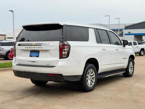 2024 Chevrolet Suburban LT