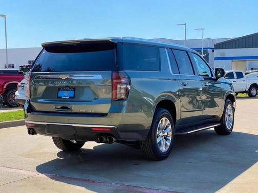 2023 Chevrolet Suburban Premier