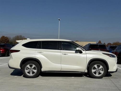 2020 Toyota Highlander LE