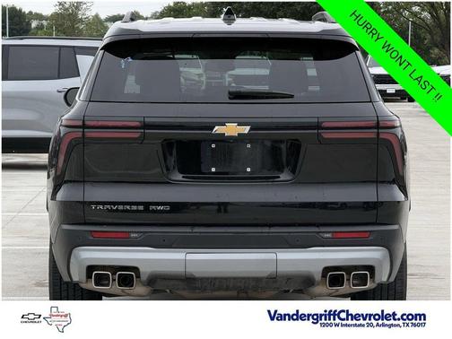 Mosaic Black Metallic 2025 Chevrolet Traverse LT