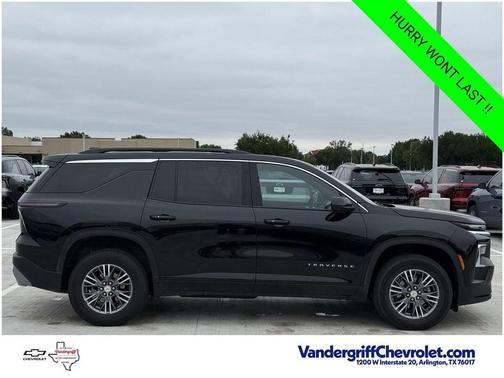 Mosaic Black Metallic 2025 Chevrolet Traverse LT