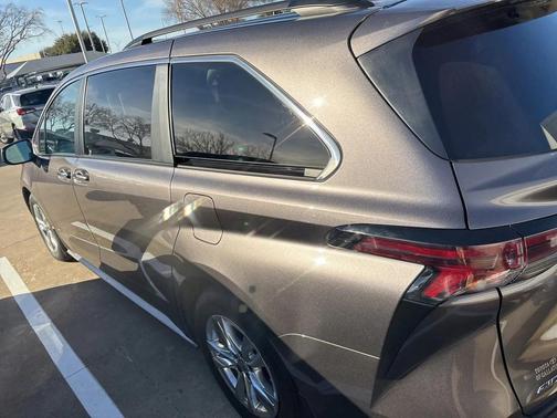 2023 Toyota Sienna XLE