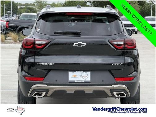 Mosaic Black Metallic 2026 Chevrolet Trailblazer ACTIV