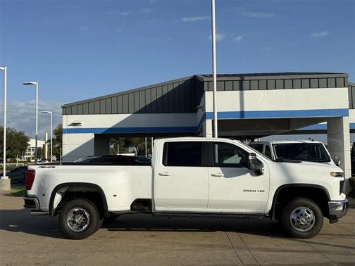 2025 Chevrolet Silverado 3500 LT