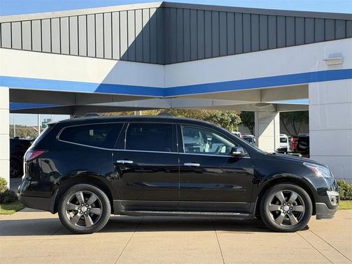 2017 Chevrolet Traverse 2LT