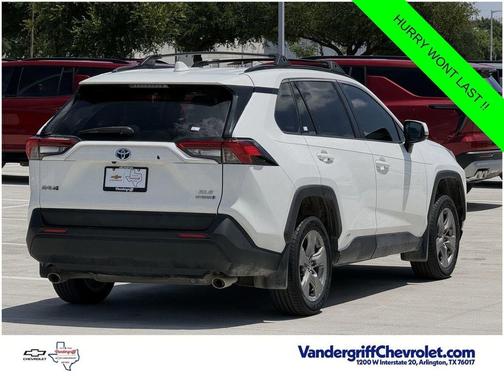 Ice Cap 2024 Toyota RAV4 Hybrid XLE