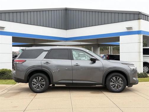 2023 Nissan Pathfinder S 4WD