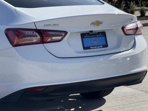 2022 Chevrolet Malibu FWD LT