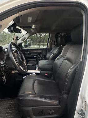 2018 RAM 3500 Laramie Crew Cab 4x4 8' Box