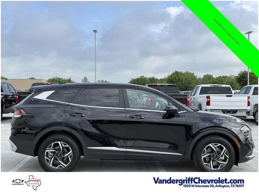 Ebony Black 2025 Kia Sportage LX