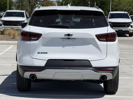 Summit White 2026 Chevrolet Blazer 2LT