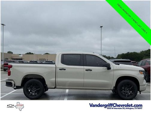 White Sands 2026 Chevrolet Silverado 1500 Custom
