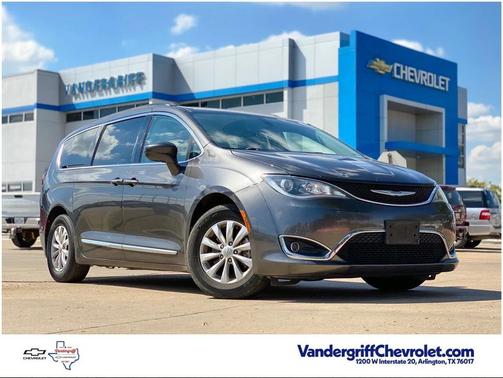 2017 Chrysler Pacifica Touring-L