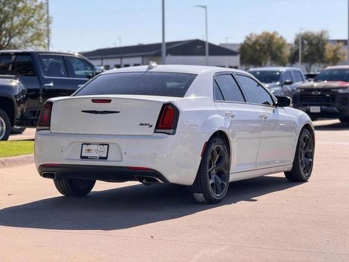 2022 Chrysler 300 S