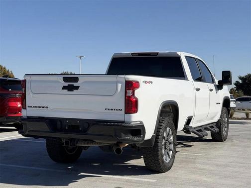 2022 Chevrolet Silverado 2500 Custom