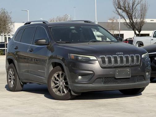 Granite Crystal Metallic Clearcoat 2019 Jeep Cherokee Latitude Plus