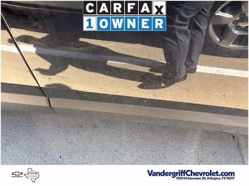 Mosaic Black Metallic 2023 Chevrolet Traverse LT Cloth