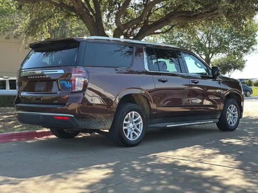 2023 Chevrolet Suburban LT