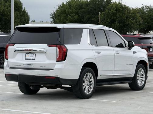 White Frost Tricoat 2022 GMC Yukon SLT