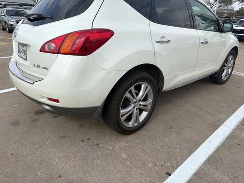 2010 Nissan Murano LE