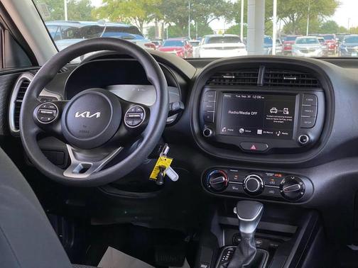 2024 Kia Soul LX