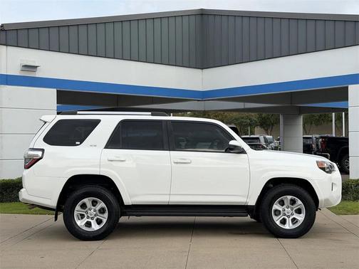 2022 Toyota 4Runner SR5