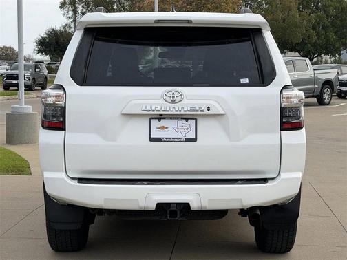 2022 Toyota 4Runner SR5
