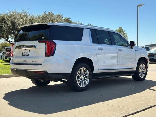 2023 GMC Yukon XL SLT