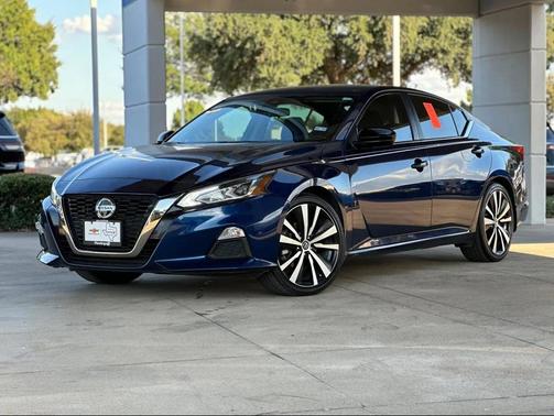 2022 Nissan Altima SR FWD