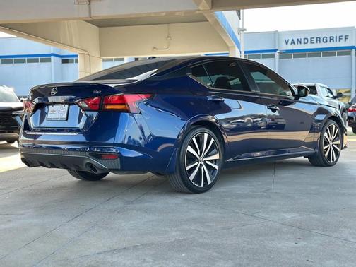 2022 Nissan Altima SR FWD