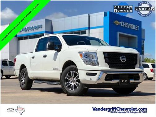 2022 Nissan Titan SV
