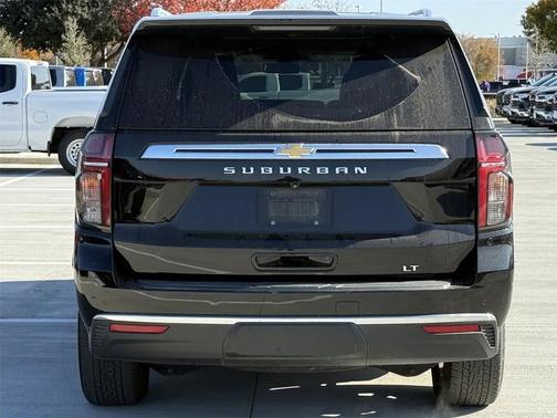 2022 Chevrolet Suburban LT