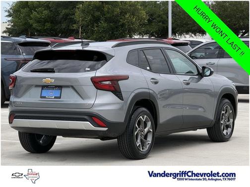 Sterling Gray Metallic 2025 Chevrolet Trax LT