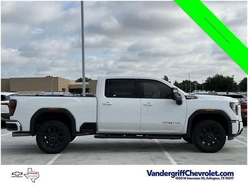 Summit White 2025 GMC Sierra 2500 AT4