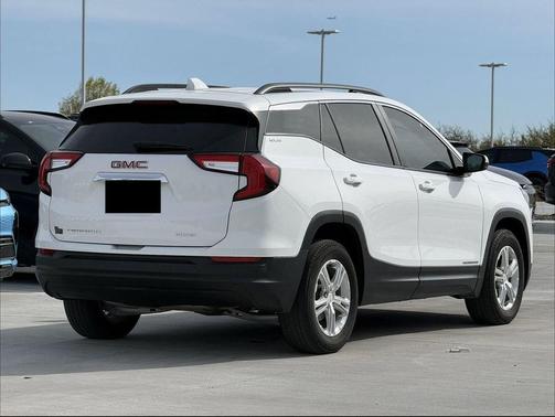 Summit White 2023 GMC Terrain SLE