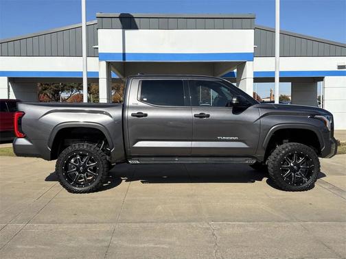 2022 Toyota Tundra SR5