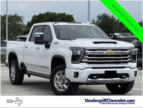 Summit White 2024 Chevrolet Silverado 2500 High Country