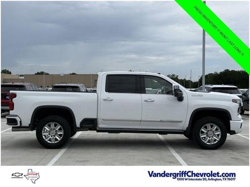 Summit White 2024 Chevrolet Silverado 2500 High Country
