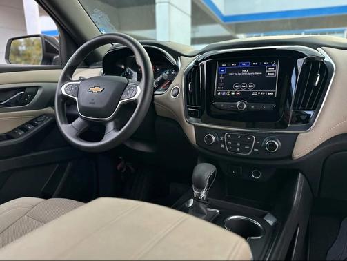 2022 Chevrolet Traverse LS