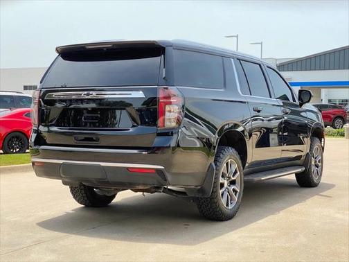 2022 Chevrolet Suburban LS