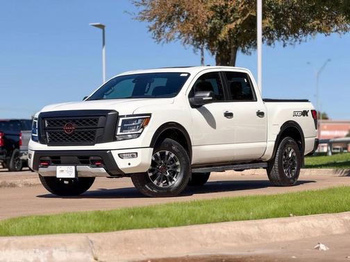 2024 Nissan Titan PRO-4X