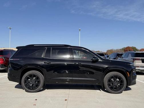 Mosaic Black Metallic 2026 Chevrolet Traverse RS