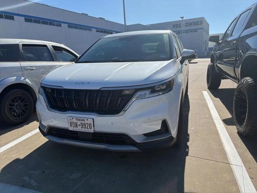 2024 Kia Carnival EX