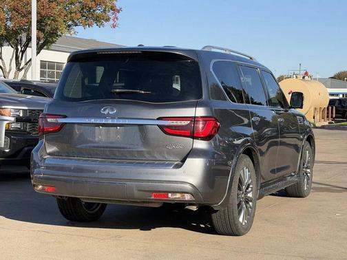 2018 INFINITI QX80 Base