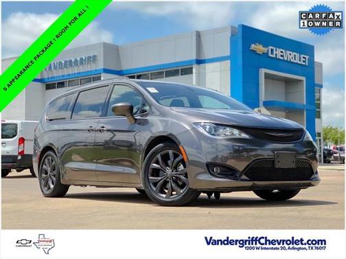 2020 Chrysler Pacifica Touring L