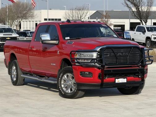 2024 RAM 3500 Laramie Crew Cab 4x4 8' Box