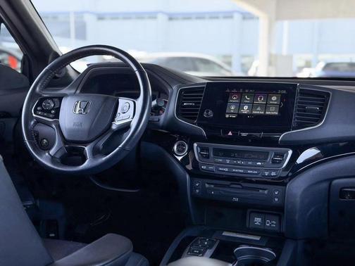 2022 Honda Pilot AWD Black Edition