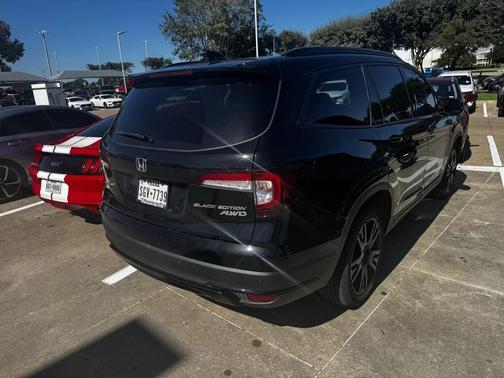 2022 Honda Pilot AWD Black Edition