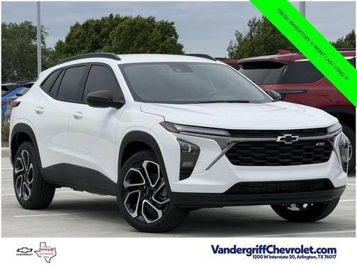 Summit White 2026 Chevrolet Trax FWD 2RS