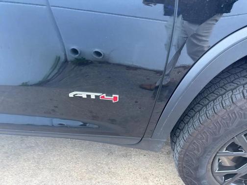 2025 GMC Acadia AWD AT4